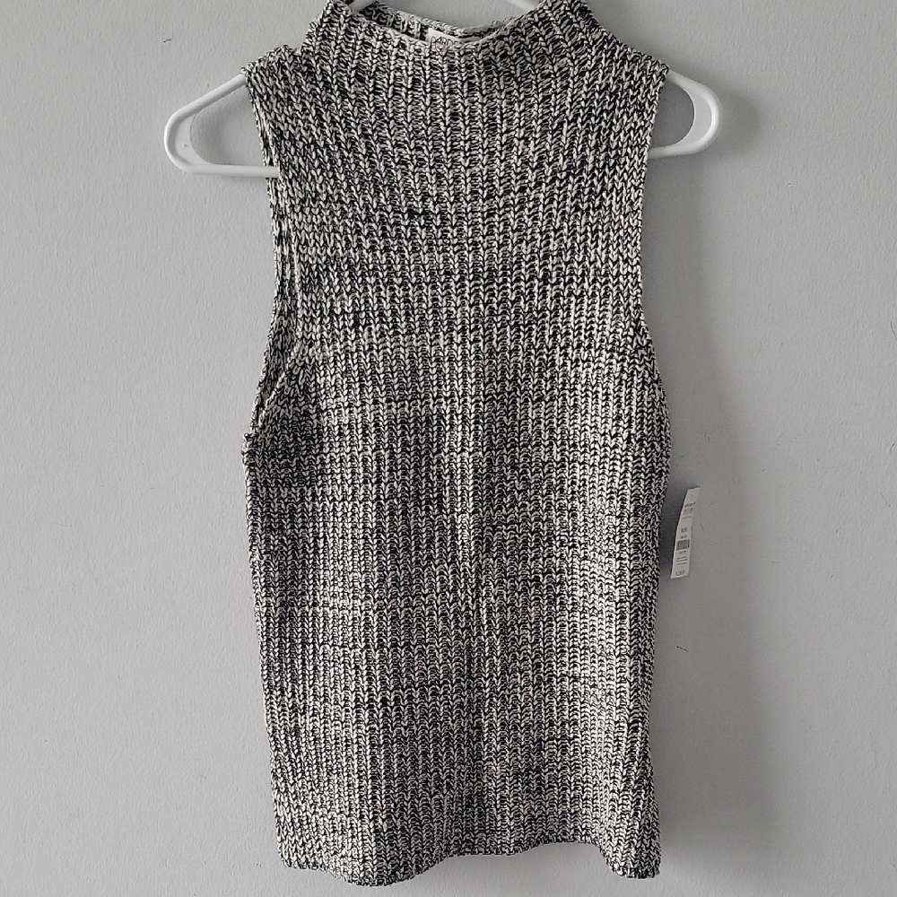 Black and White Knit Sleeveless Top